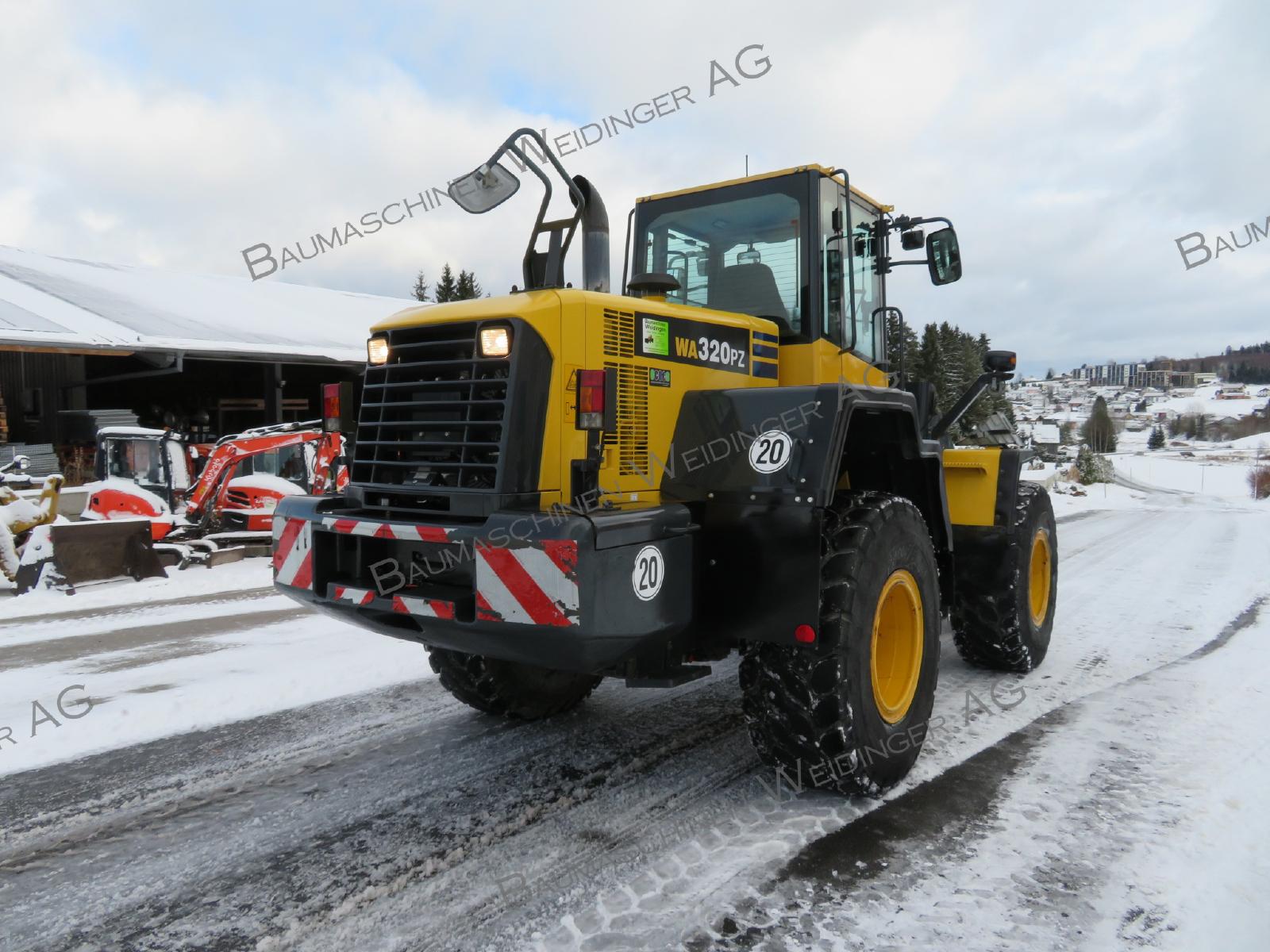 KOMATSU WA320PZ-6 front loader