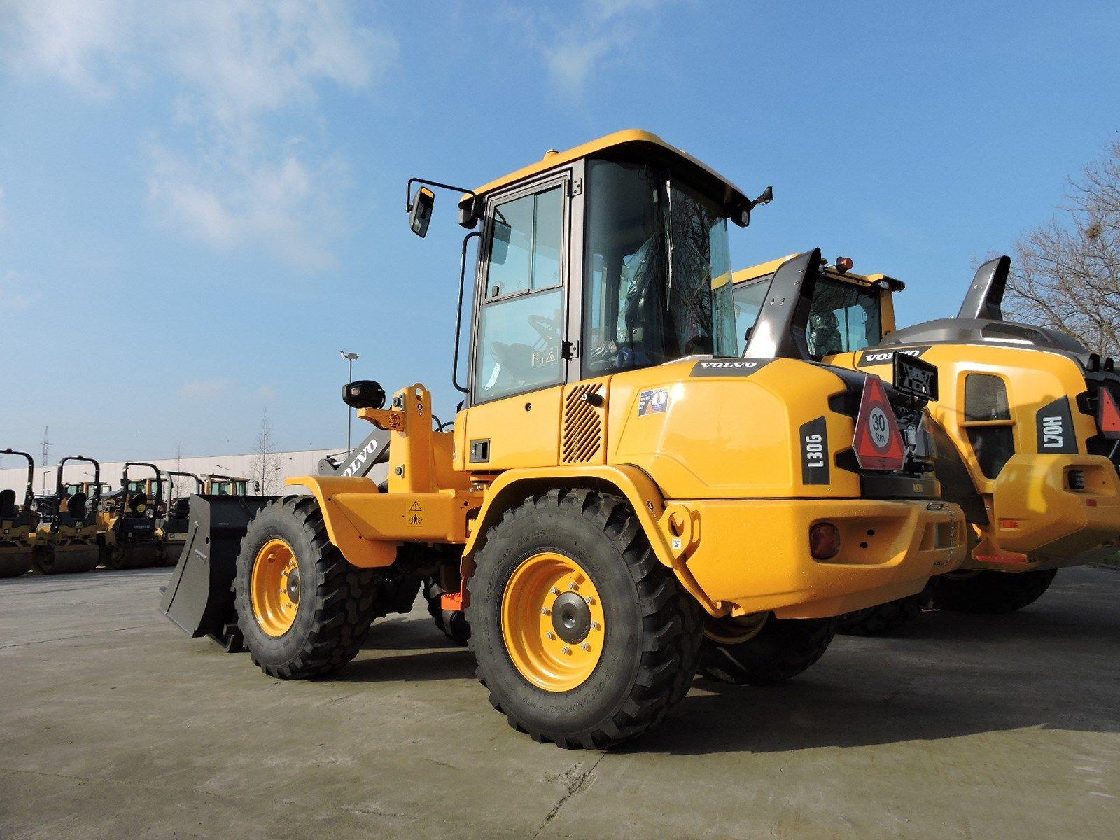 VOLVO L30G front loader