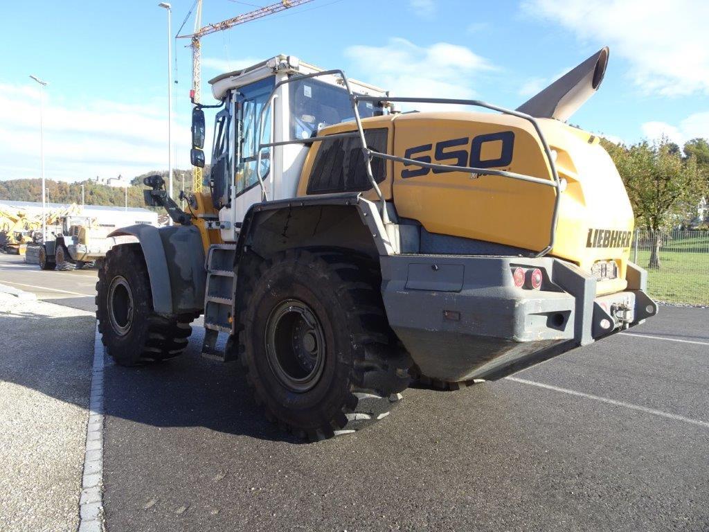 LIEBHERR L 550 XPower front loader