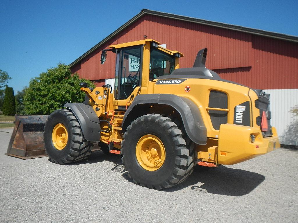 VOLVO L110H front loader