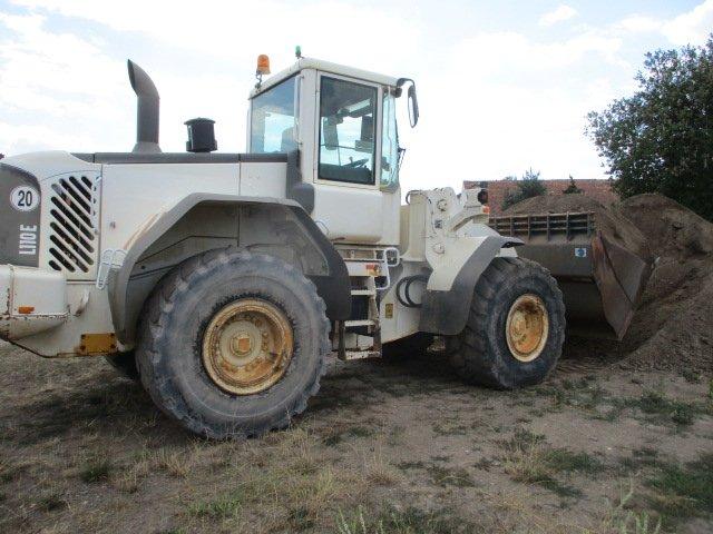 VOLVO L110E front loader