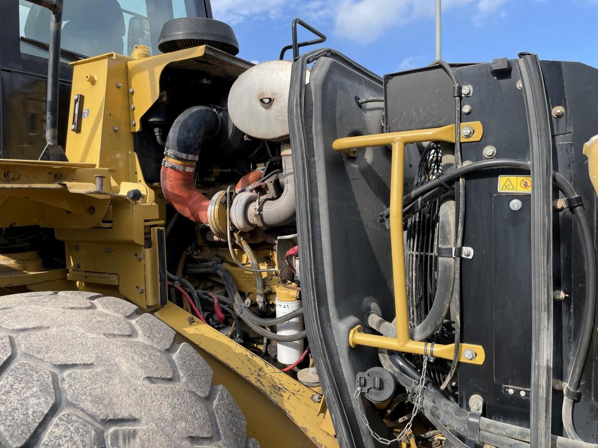 CATERPILLAR 962H front loader