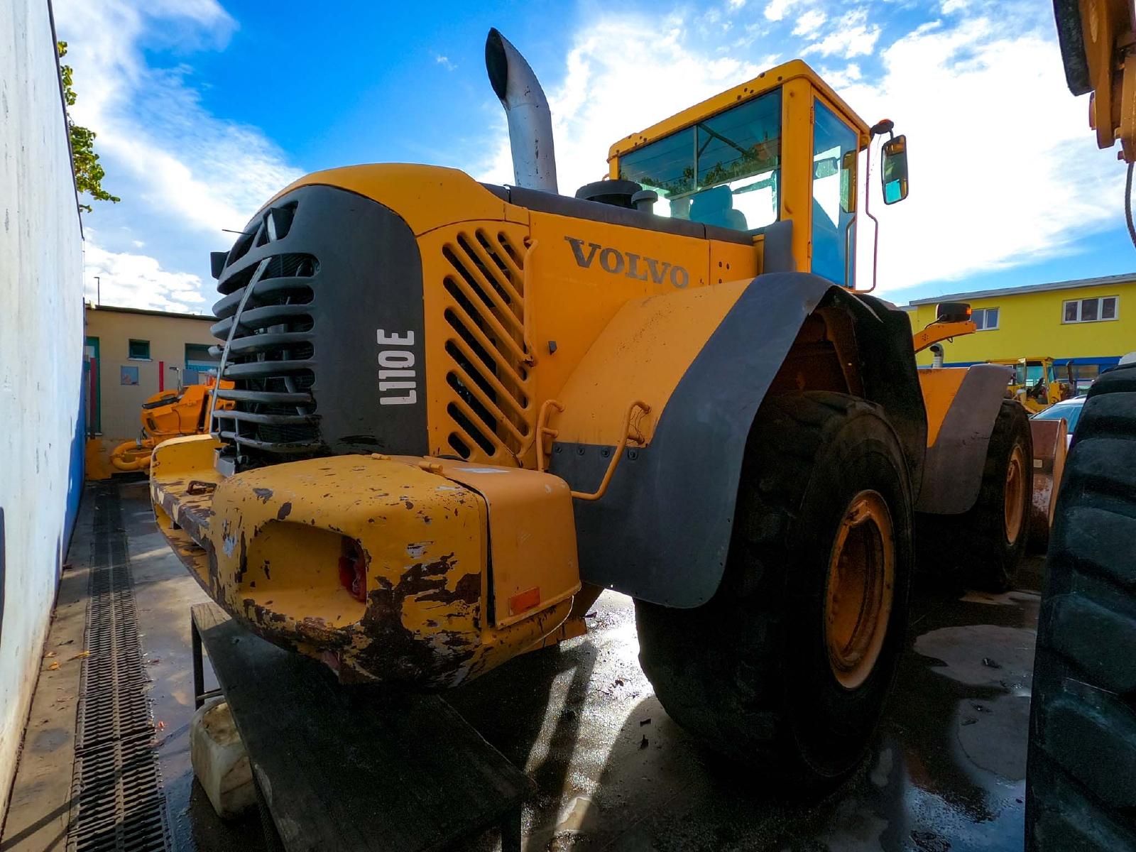 VOLVO L110E front loader