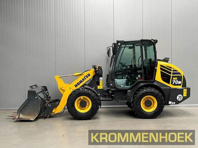 KOMATSU WA70M-8E0 front loader