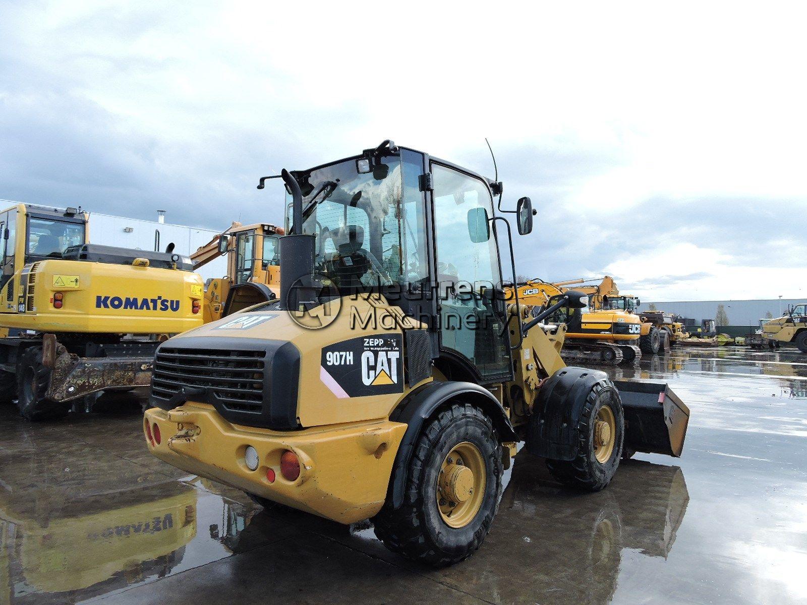 CATERPILLAR 907H front loader