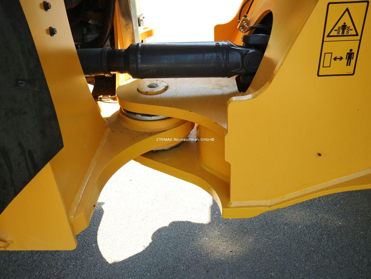 VOLVO L220G front loader