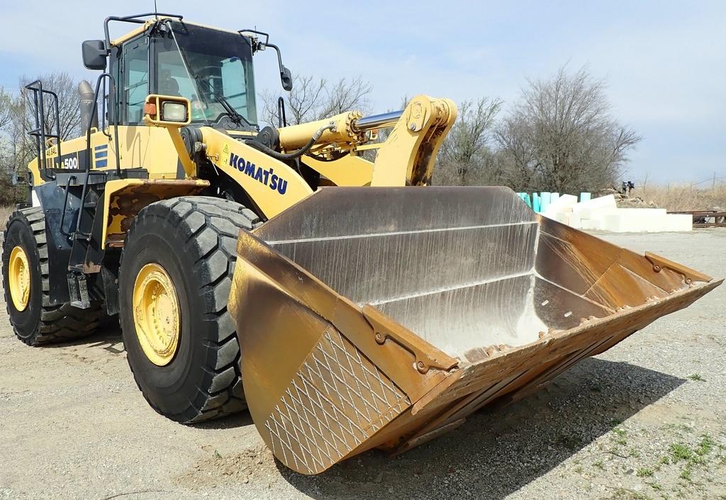 KOMATSU WA500-6 front loader