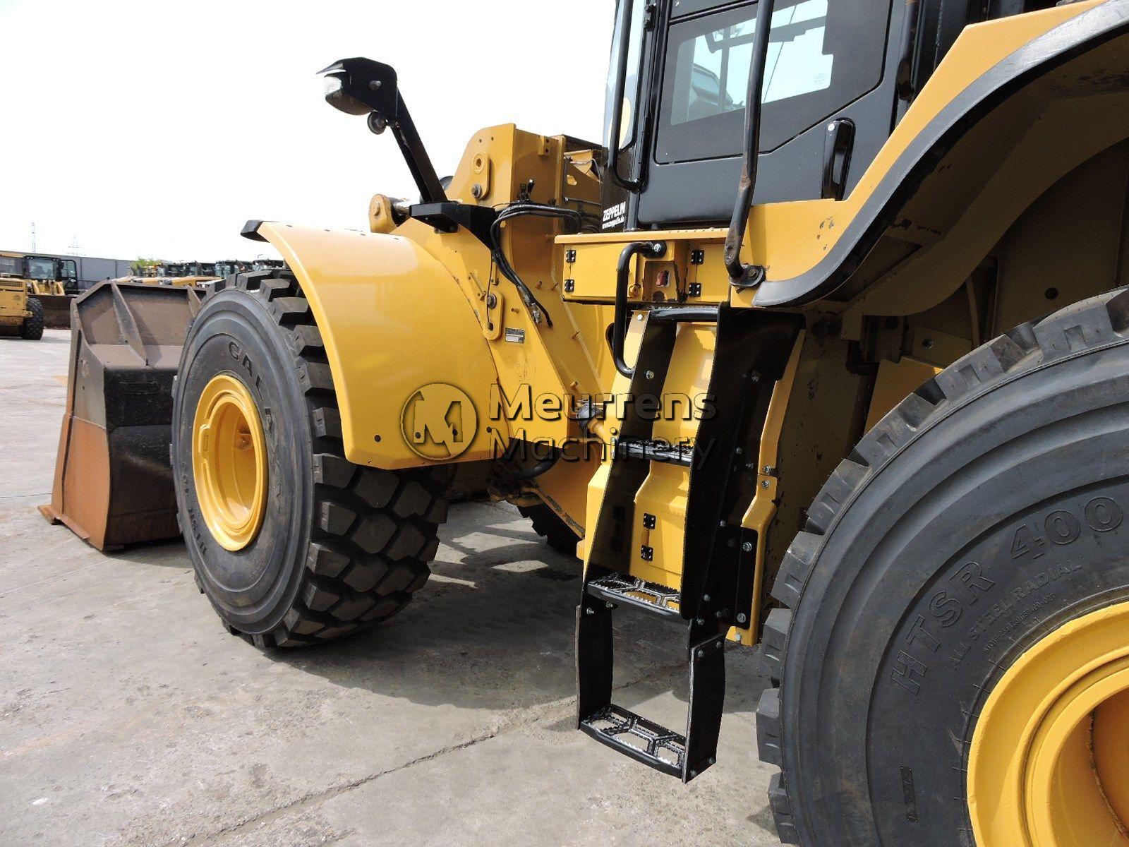 CATERPILLAR 966M front loader