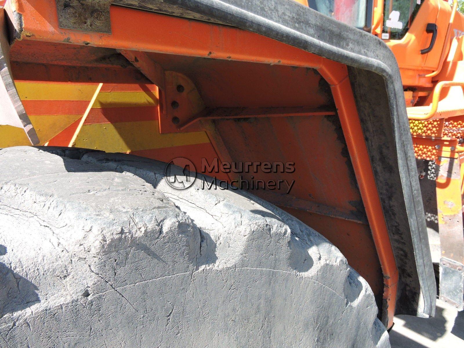 VOLVO L180F front loader