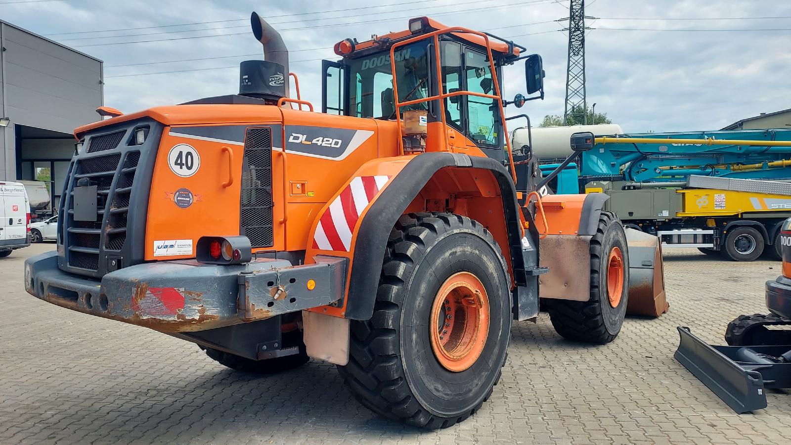 DOOSAN DL420-5 front loader