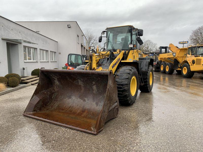 KOMATSU WA250-5 front loader