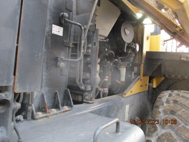 KOMATSU WA 320-3 front loader