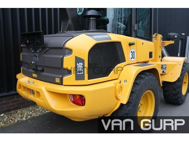 VOLVO L30G front loader