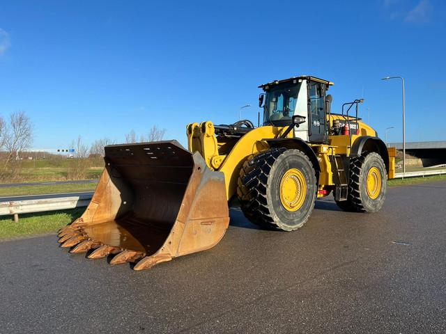 CATERPILLAR 982M front loader