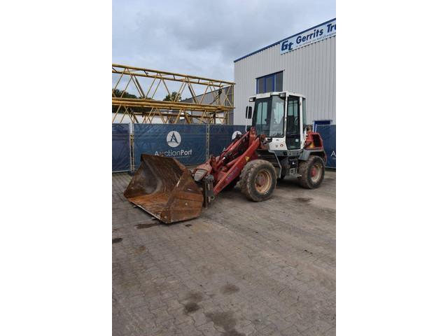 LIEBHERR L 507 Stereo front loader