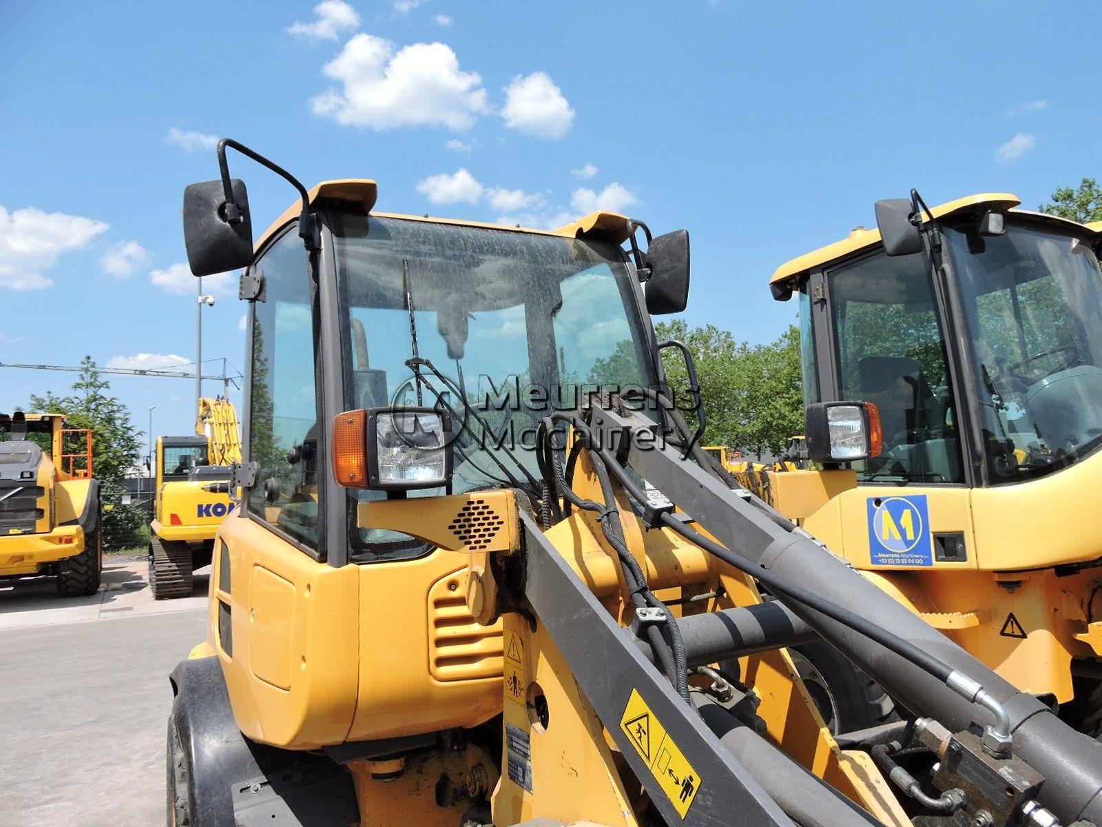 VOLVO L25F front loader