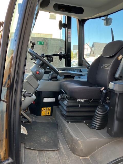 JCB 407 front loader