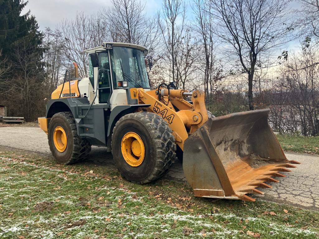 LIEBHERR L 544 front loader