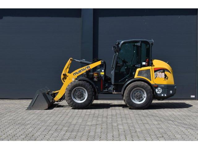 MUSTANG 708 front loader