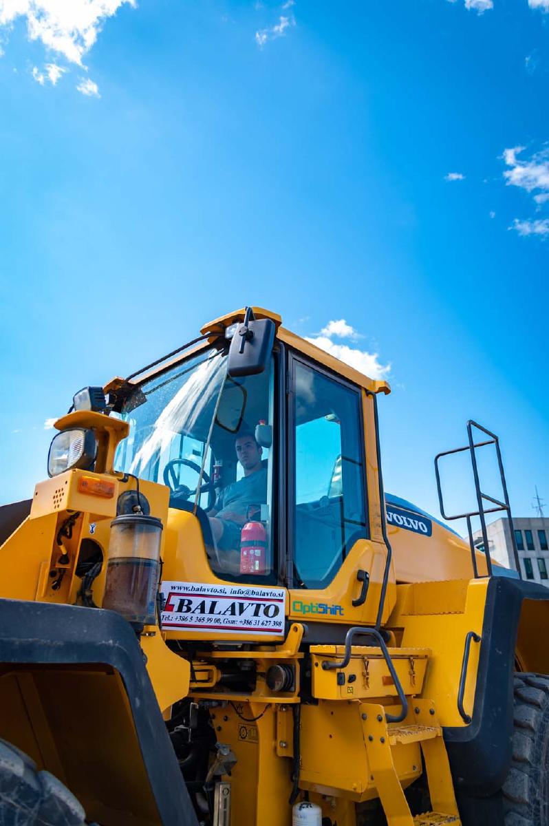 VOLVO L180H front loader