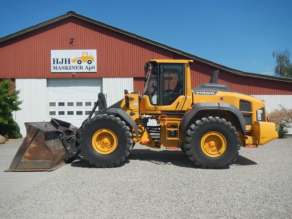 VOLVO L110H front loader