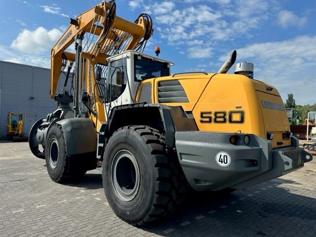 LIEBHERR L 580 front loader