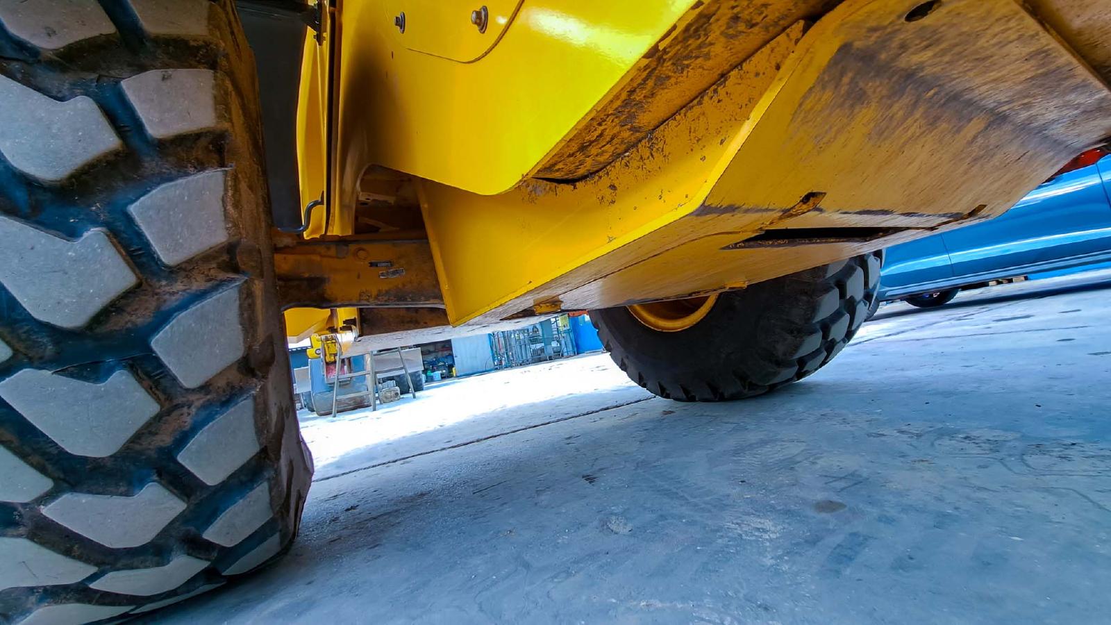 VOLVO L90H front loader