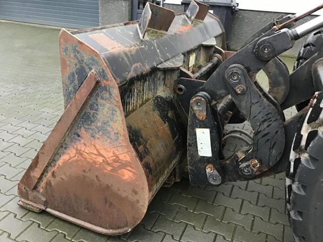 JCB 426 e HT front loader