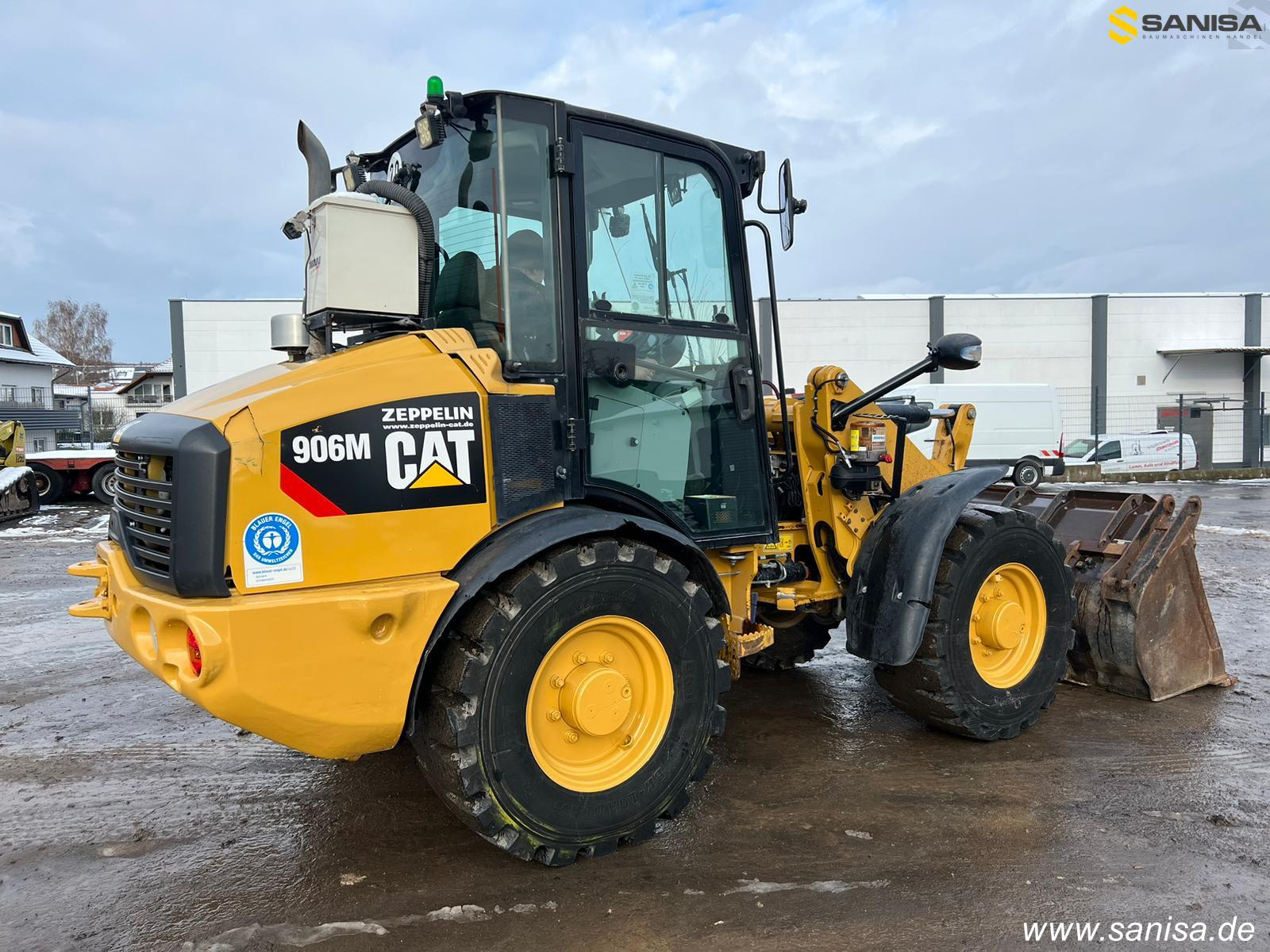 CATERPILLAR 906M front loader