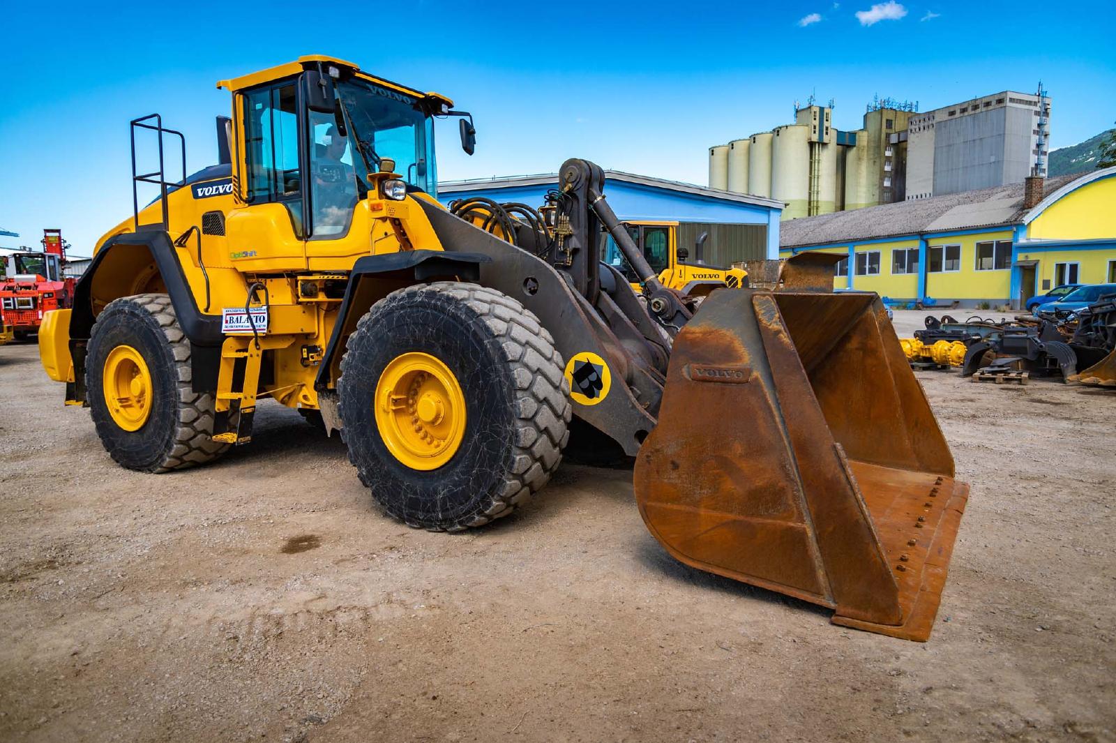 VOLVO L180H front loader