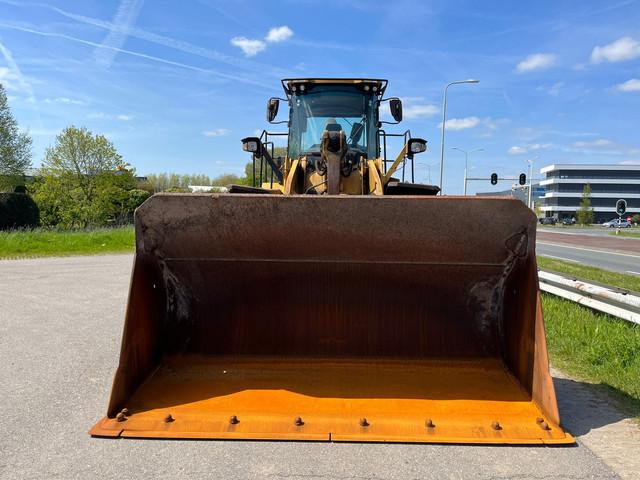 CATERPILLAR 972M front loader