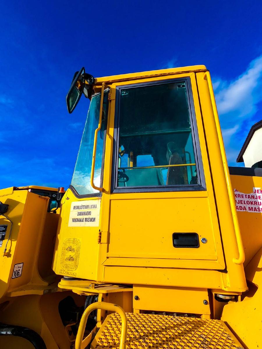 VOLVO L110E front loader