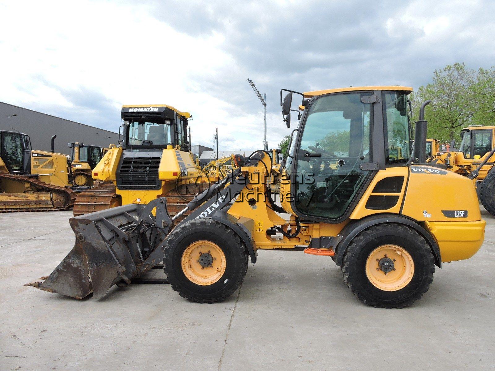 VOLVO L25F front loader