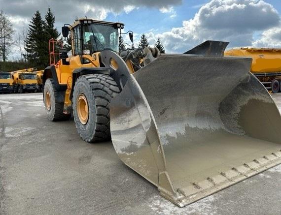 VOLVO L260H front loader