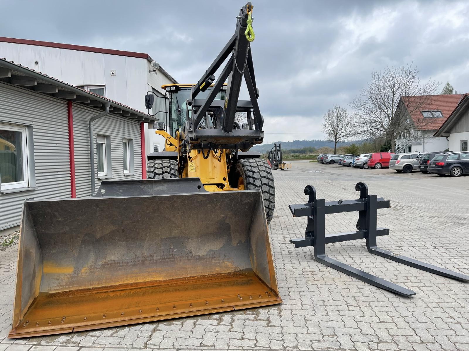 VOLVO L60H front loader