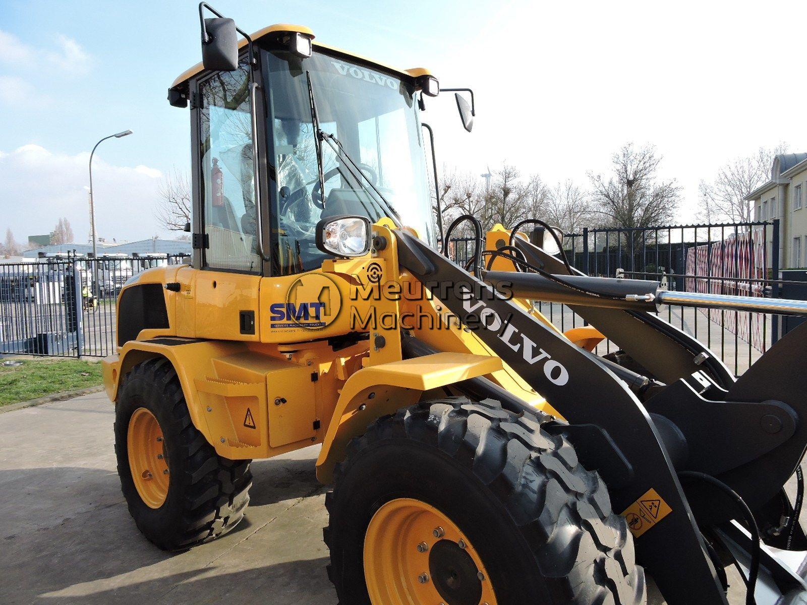 VOLVO L30G front loader