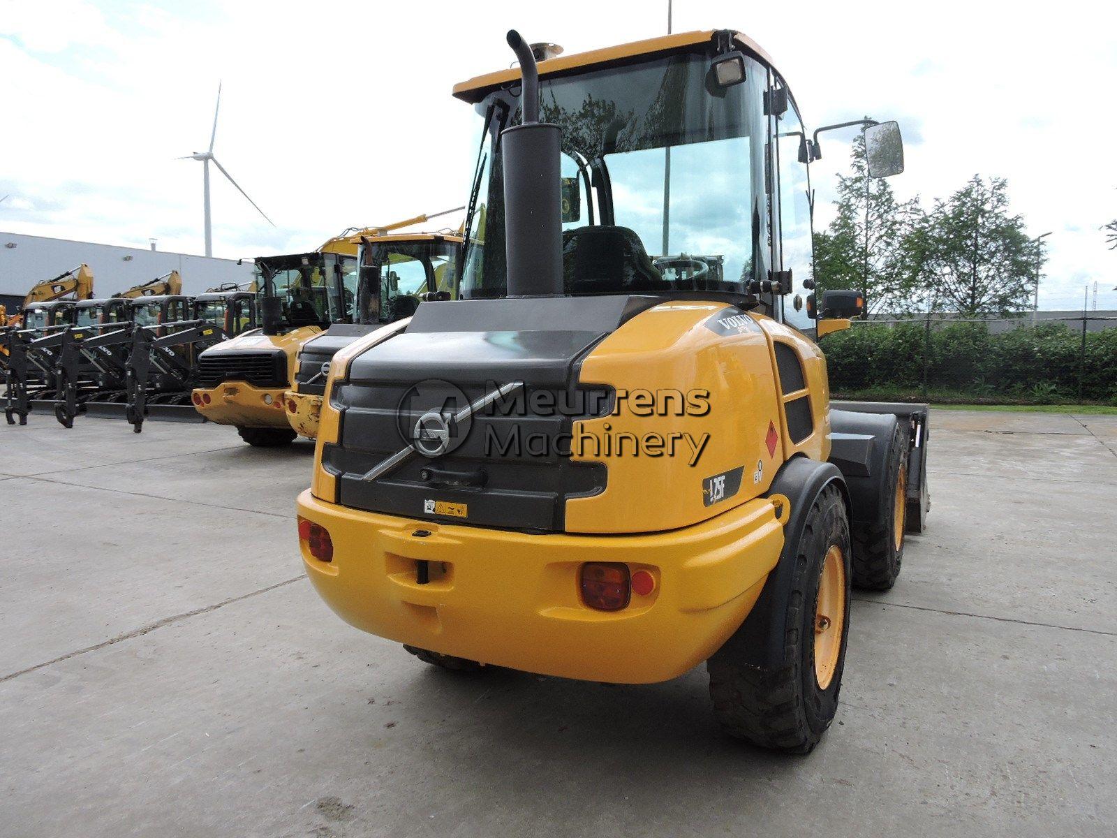 VOLVO L25F front loader