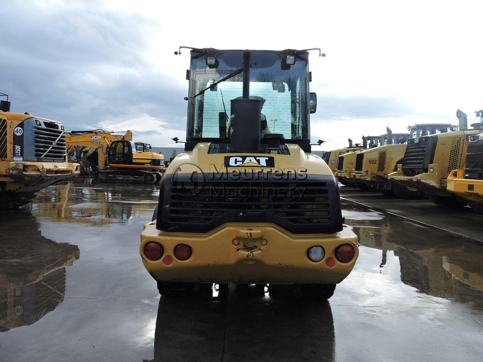 CATERPILLAR 907H front loader