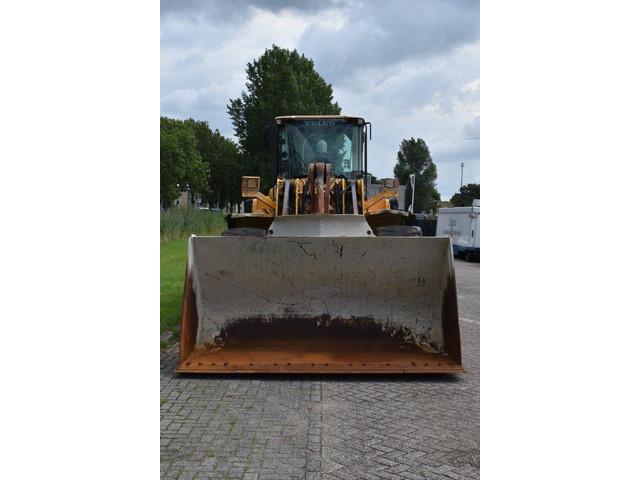 VOLVO L180F front loader