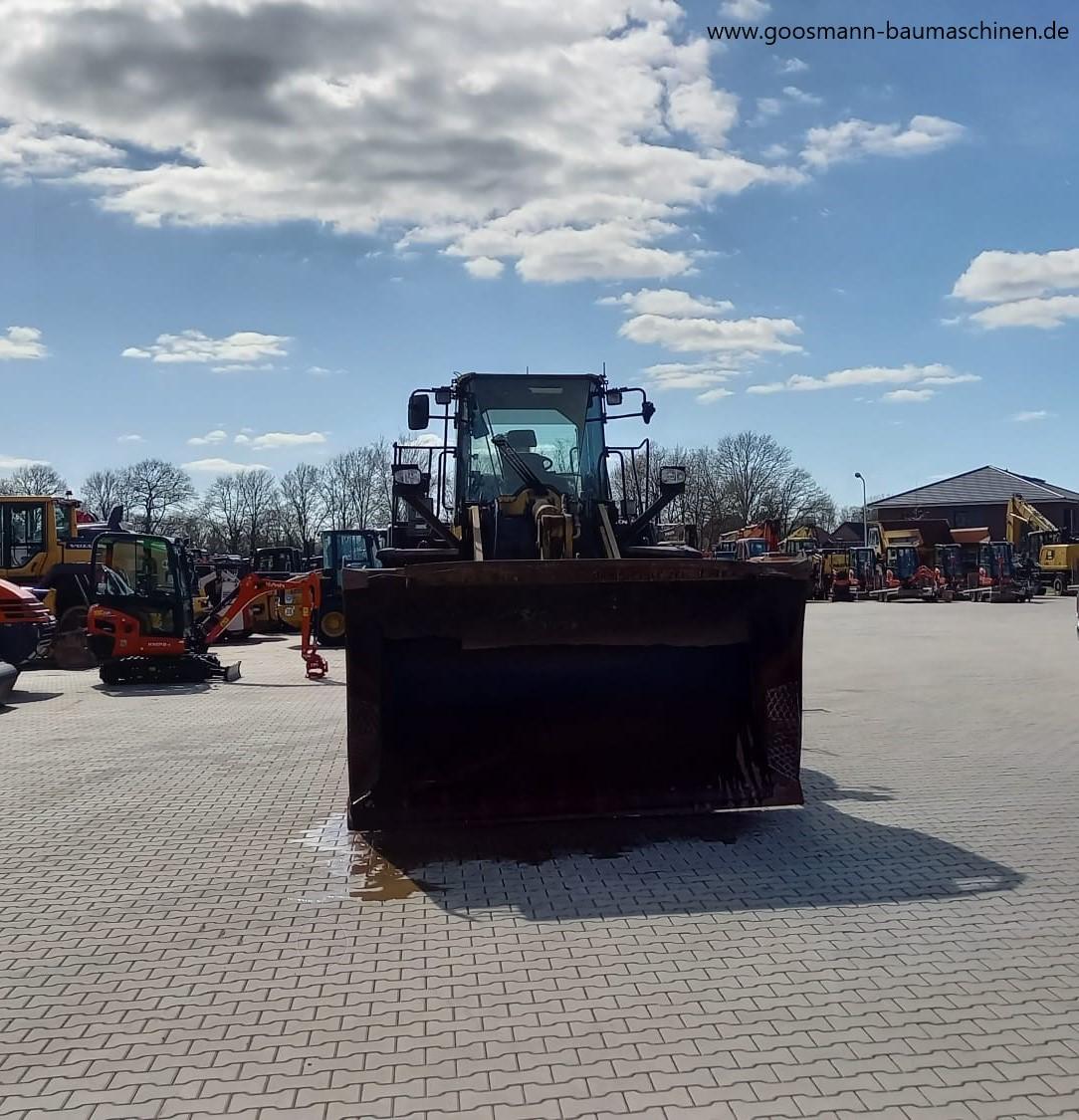 KOMATSU WA380-7 front loader