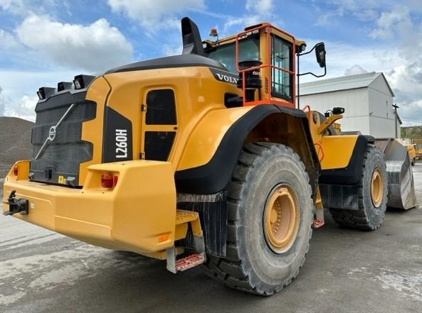 VOLVO L260H front loader