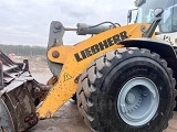 LIEBHERR L 586 front loader