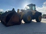 KOMATSU WA320-5 front loader