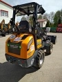 GIANT G2200 X-tra front loader