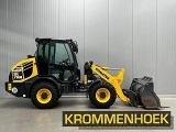 KOMATSU WA70M-8E0 front loader