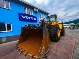 VOLVO L220 front loader