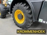 KOMATSU WA70M-8E0 front loader