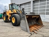 VOLVO L180G front loader