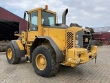 VOLVO L 90 E front loader