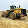 KOMATSU WA500-6 front loader